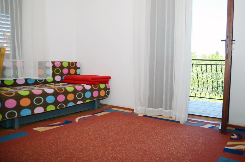 Apartments Ana ロヴィニ エクステリア 写真