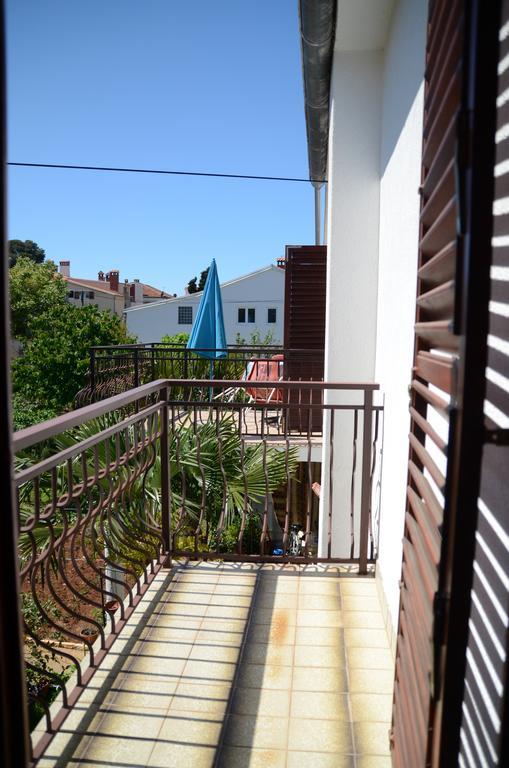 Apartments Ana ロヴィニ エクステリア 写真