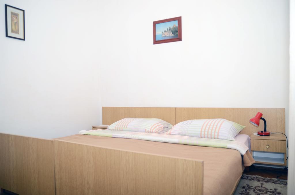 Apartments Ana ロヴィニ エクステリア 写真