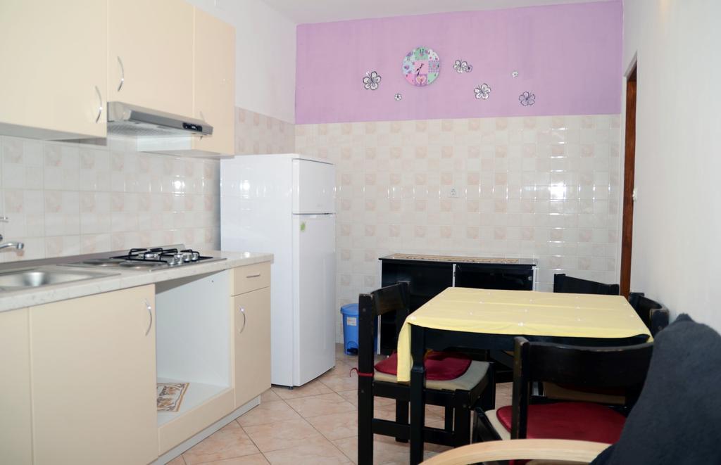 Apartments Ana ロヴィニ エクステリア 写真