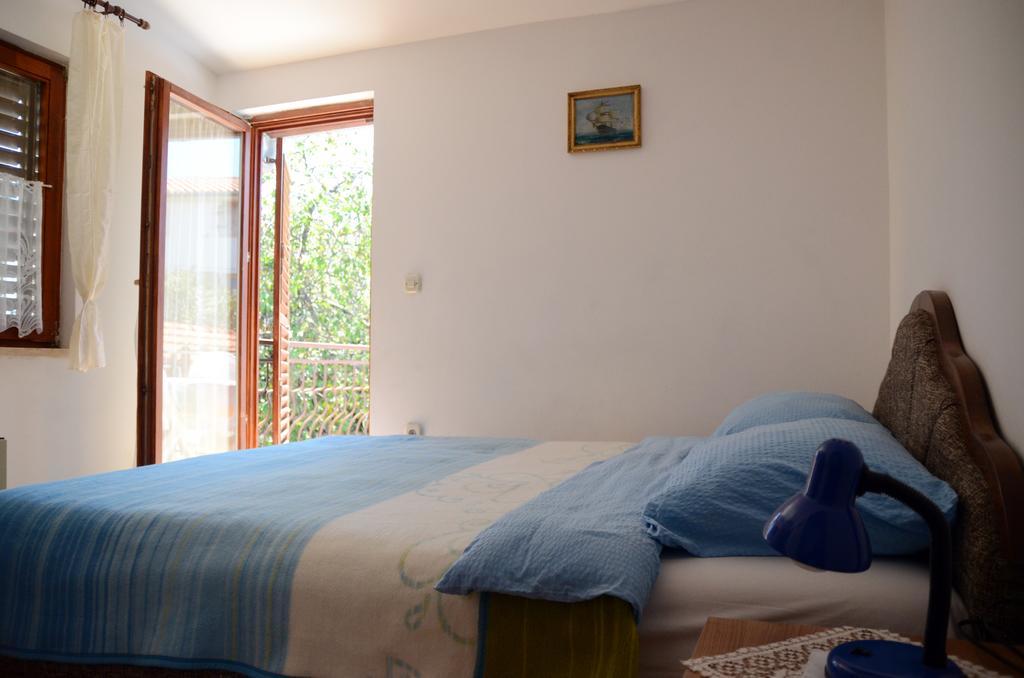 Apartments Ana ロヴィニ エクステリア 写真