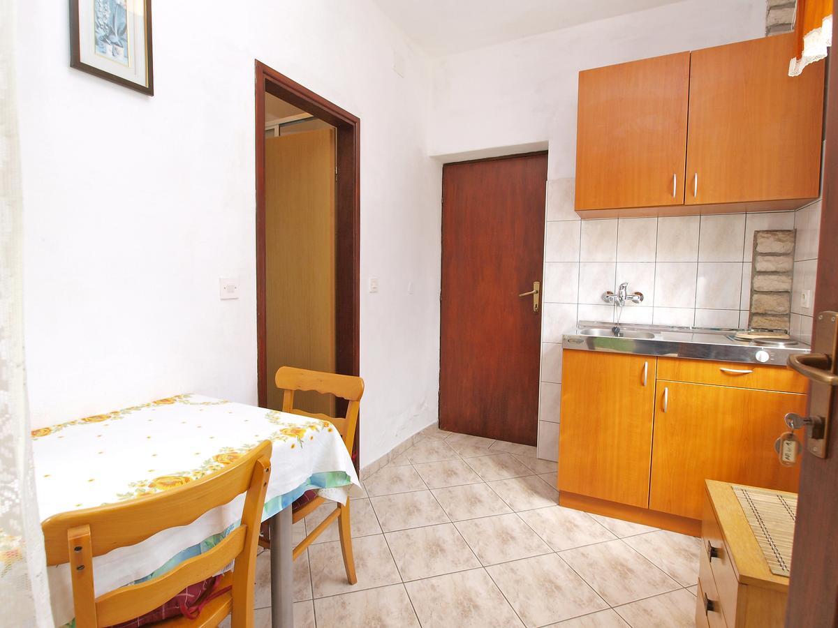 Apartments Ana ロヴィニ エクステリア 写真