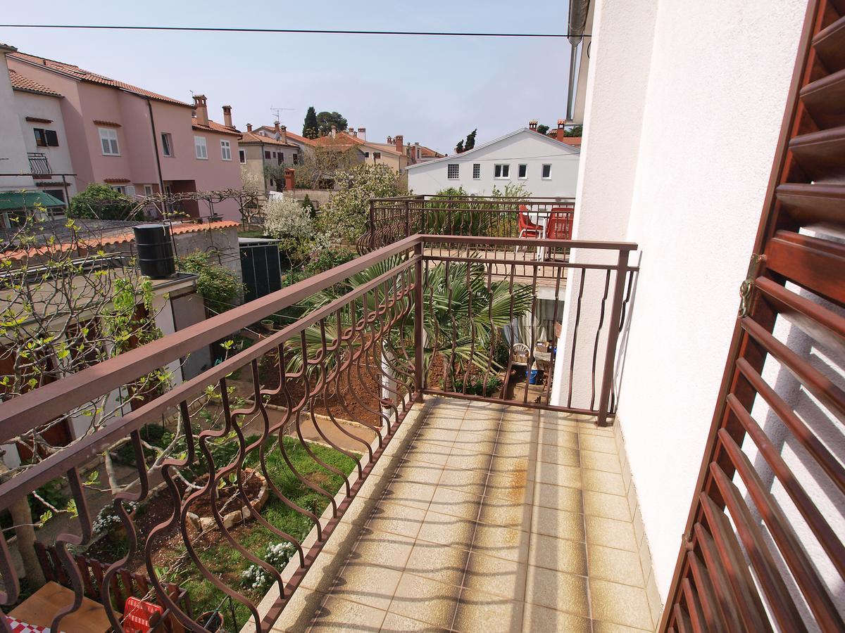 Apartments Ana ロヴィニ エクステリア 写真