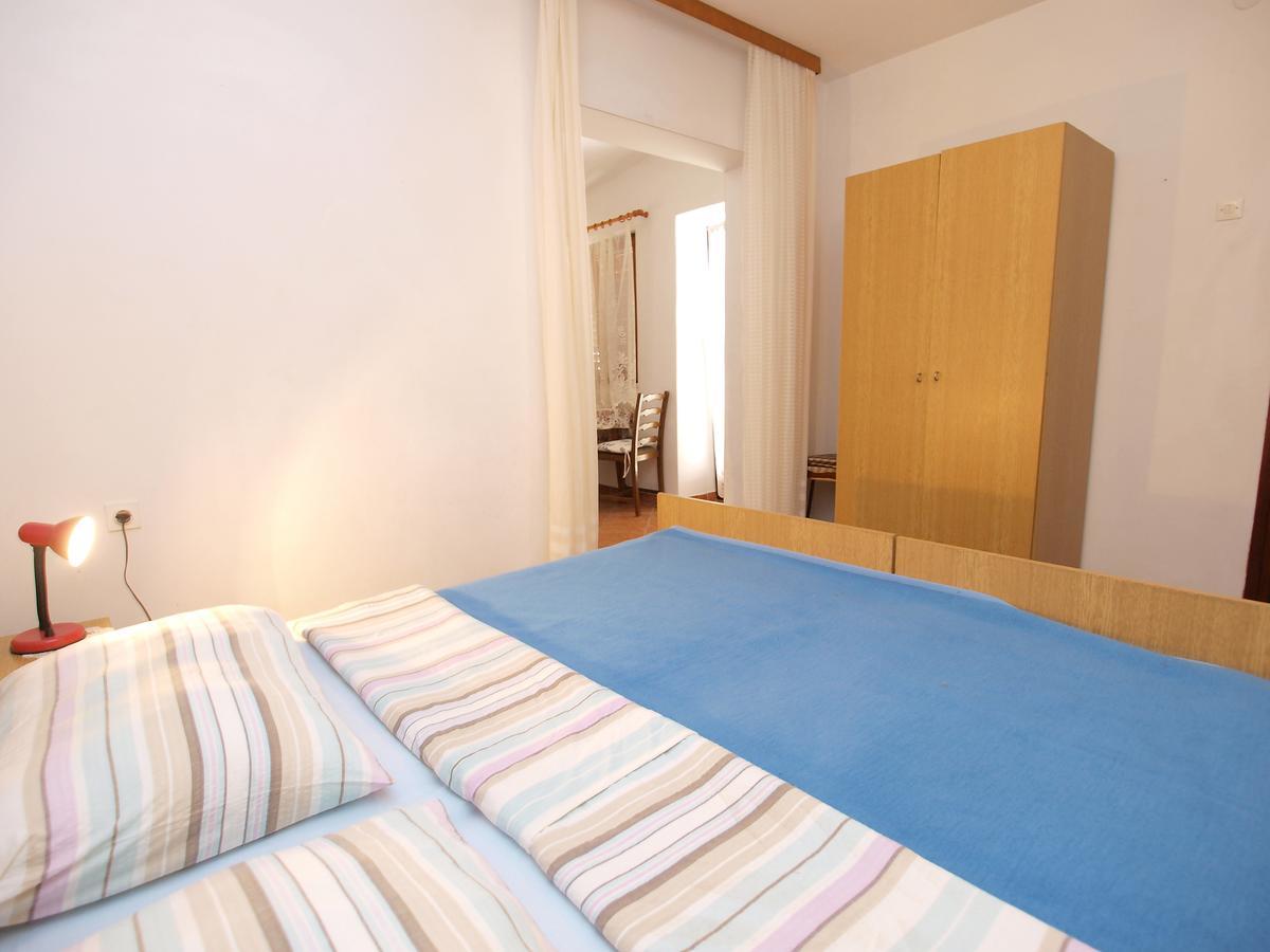 Apartments Ana ロヴィニ エクステリア 写真