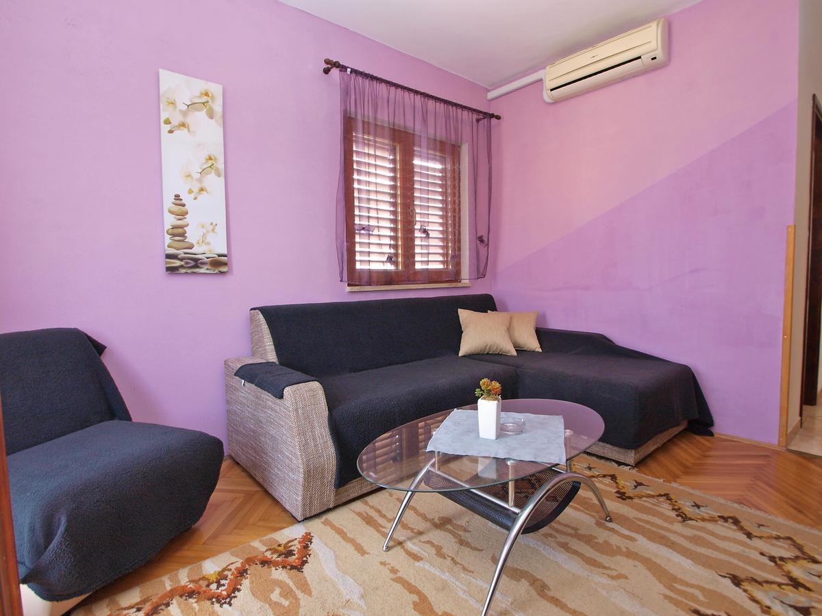 Apartments Ana ロヴィニ エクステリア 写真