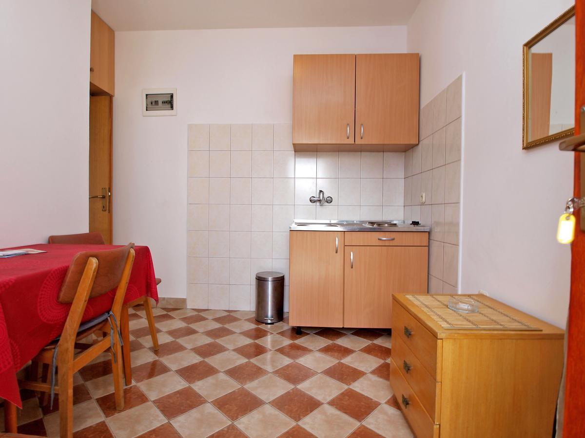 Apartments Ana ロヴィニ エクステリア 写真