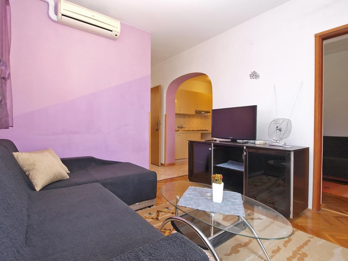 Apartments Ana ロヴィニ エクステリア 写真